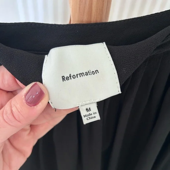 Reformation Lovell Black Pleated Skirt Mini Length Side Zip Women’s Size Medium - Picture 8 of 10